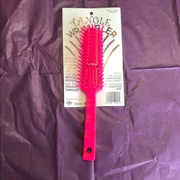COPY - Sale! ๐ 2 for $5 -Pet Tangle Wrangler Brush - Picture 5 of 5